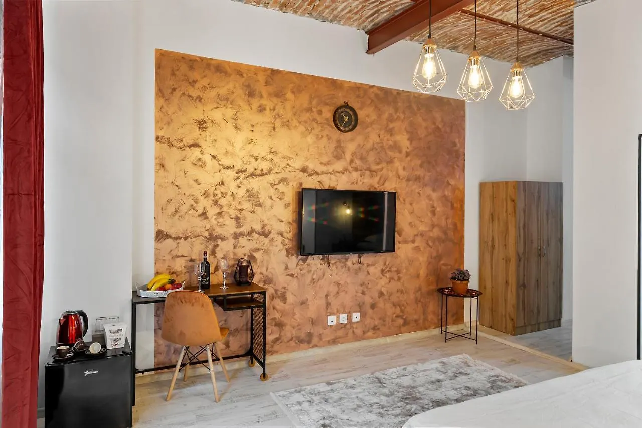 Selari Chambre Bucureşti 0*,  România