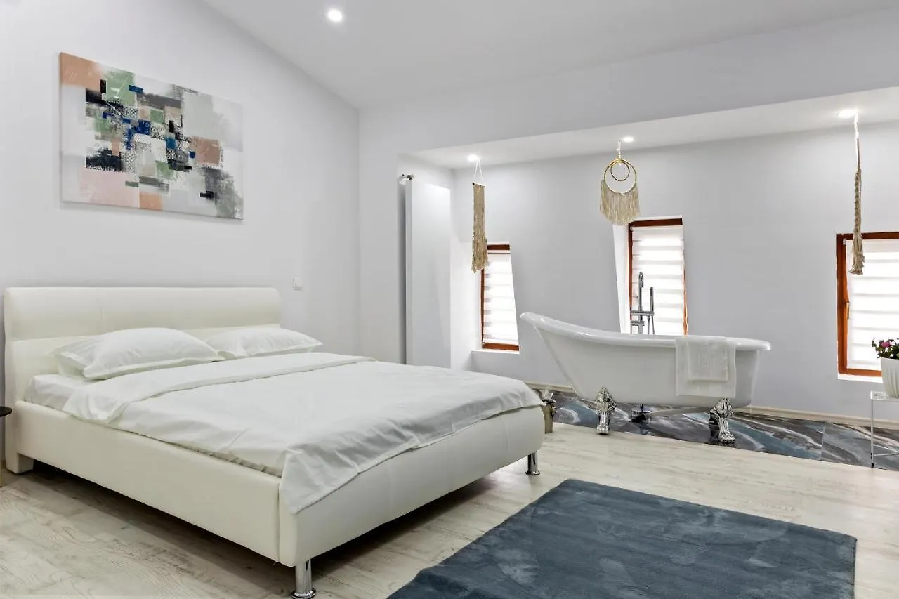 Selari Chambre Bucureşti 0*,  România