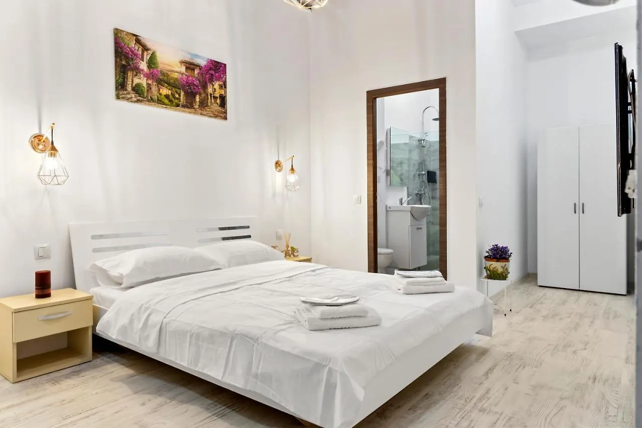 Selari Chambre Bucureşti 0*,