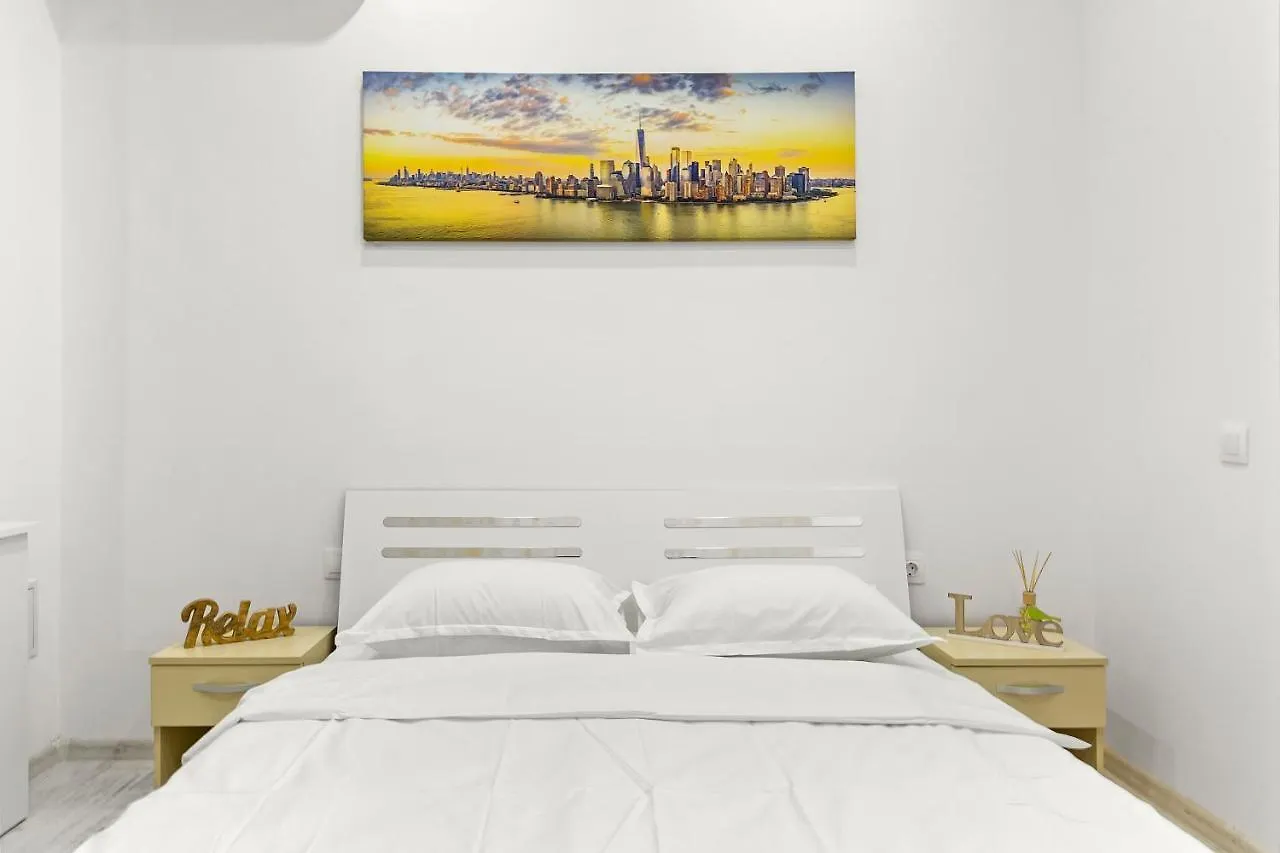 Selari Chambre Bucureşti 0*,  România