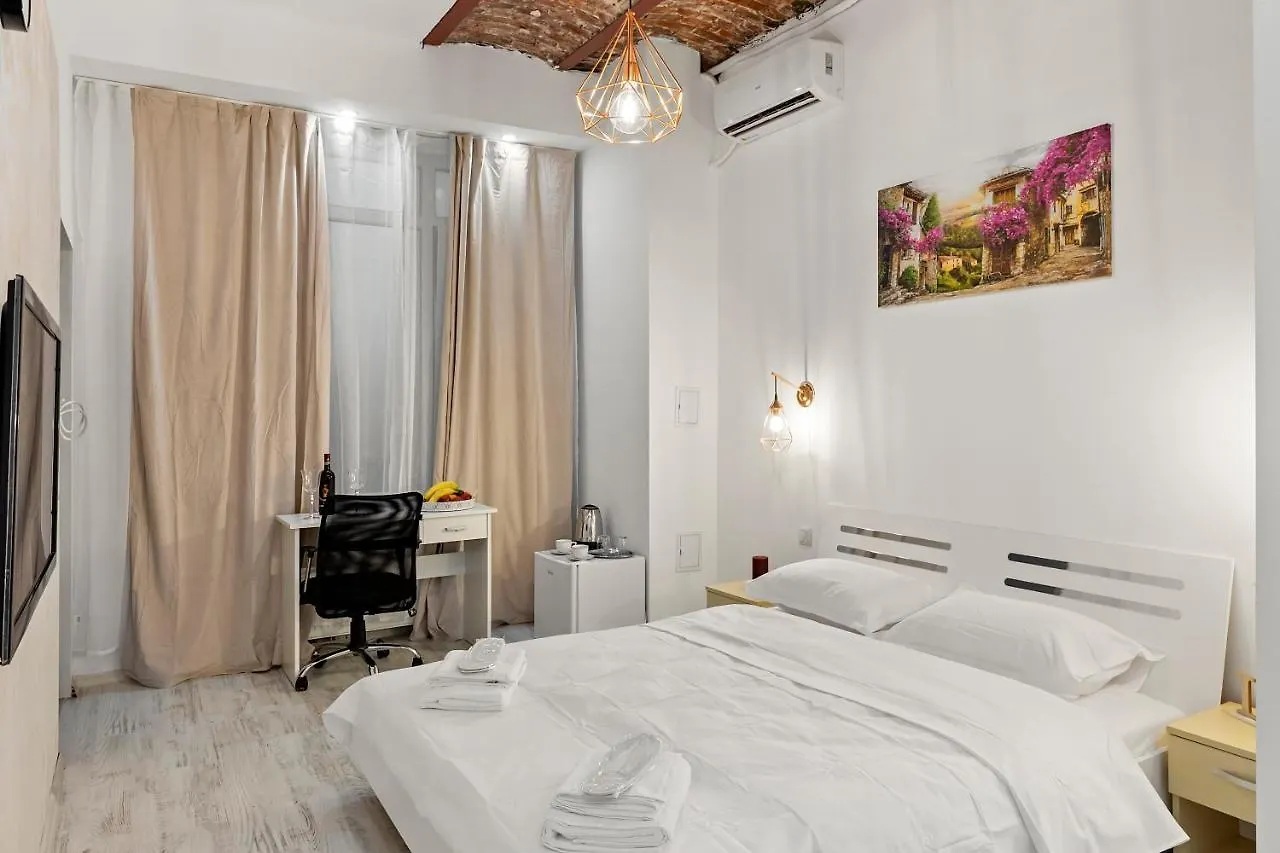 Selari Chambre Bucureşti 0*,